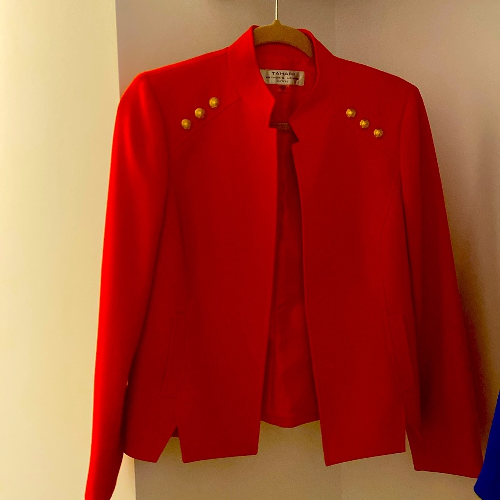 Tahari size 6petite